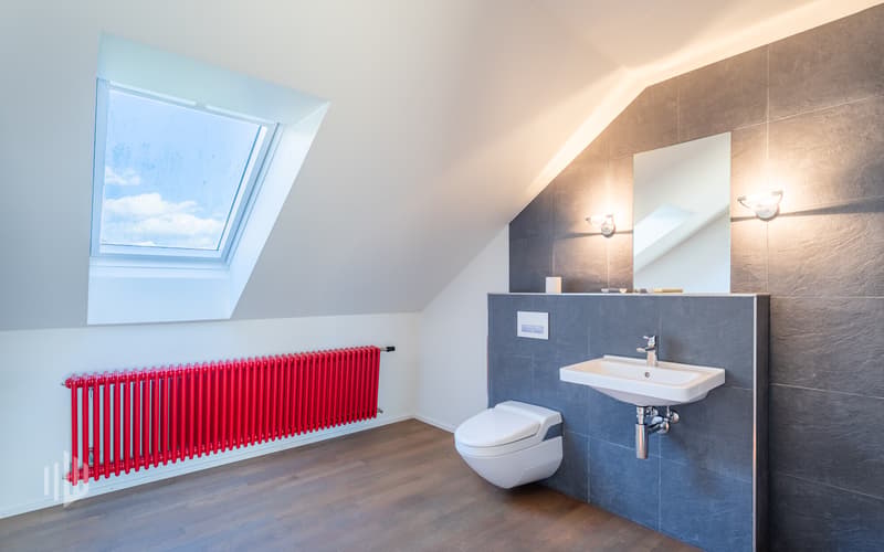 ...mit direktem Zugang ins  Badezimmer mit Dusche