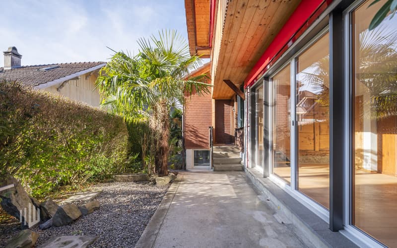 Eingang zu der Wohnung im EG
