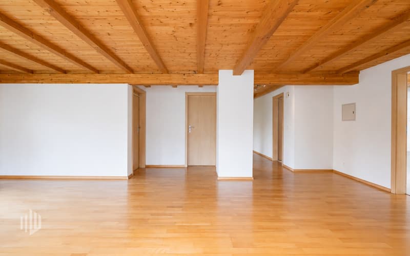 Sicht vom Wohnzimmer zum Eingangsbereich
