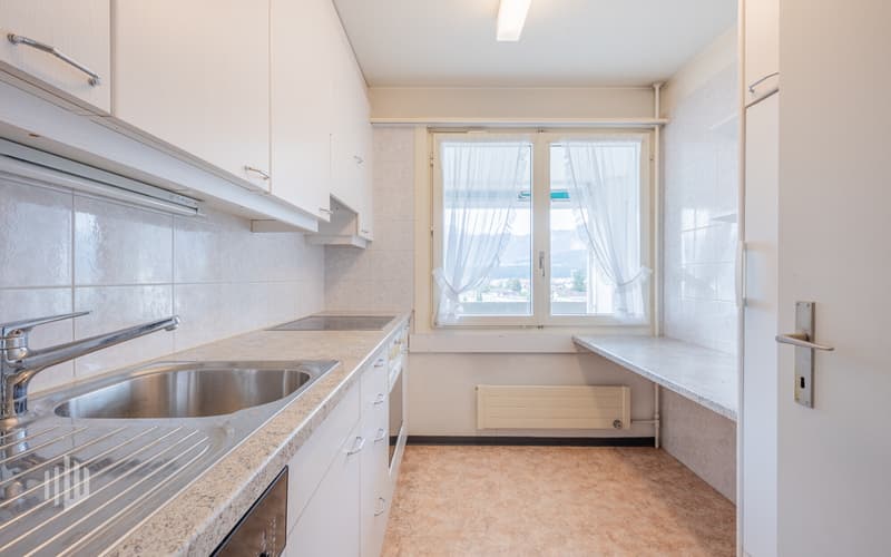 Separate Küche mit Fenster