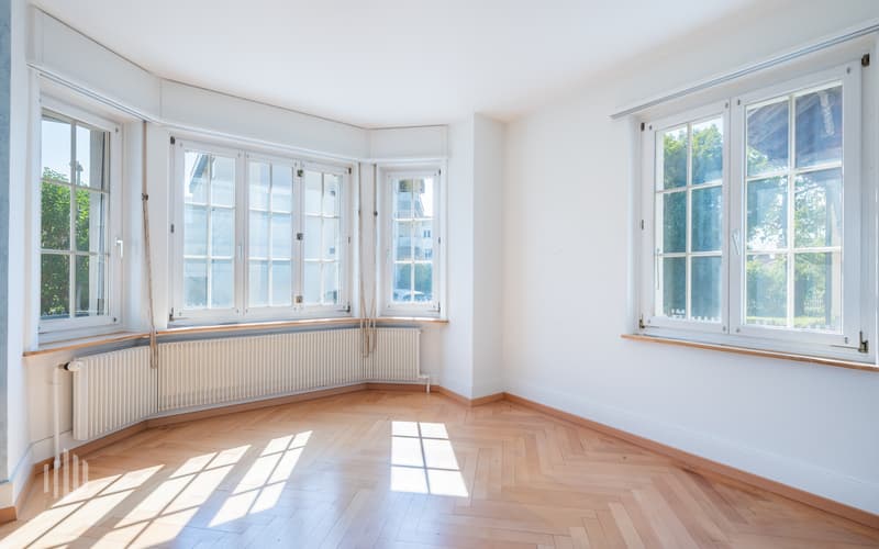 Wohnzimmer mit Erker