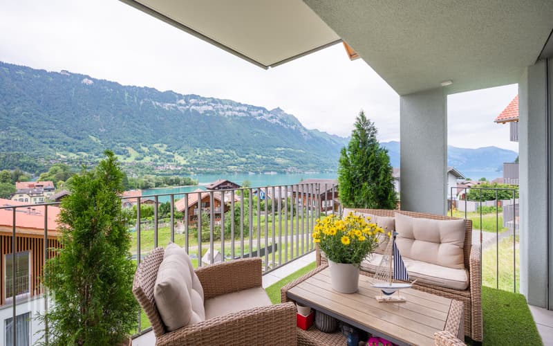 ImmoWyss - Wohnen mit Panorama auf den Brienzersee und die Bergwelt (1)
