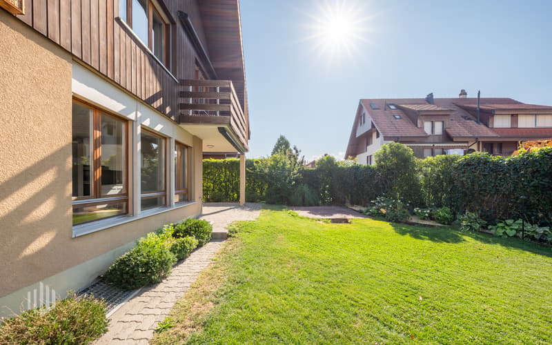 Garten mit vielen veschiedenen Nutzungsmöglichkeiten