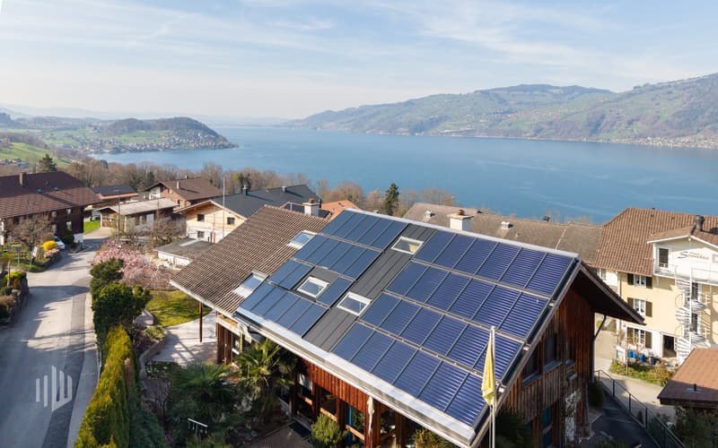 Hausansicht mit der Solaranalge