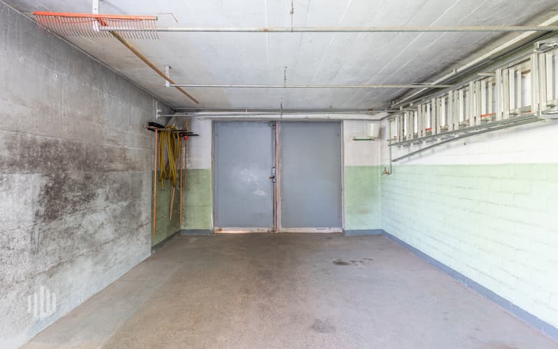 Garage mit einer Höhe des Garagentors von 2.05 m