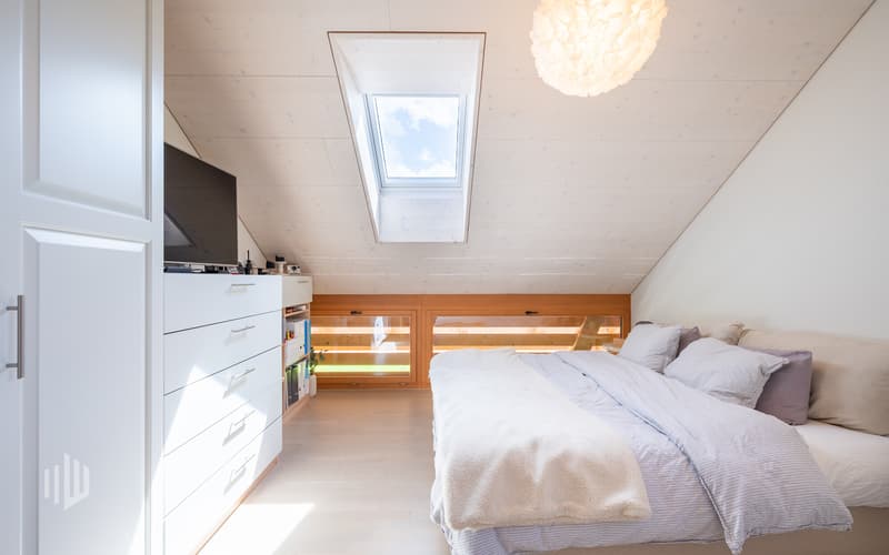 Zimmer im 2. Obergeschoss mit Dachfenster