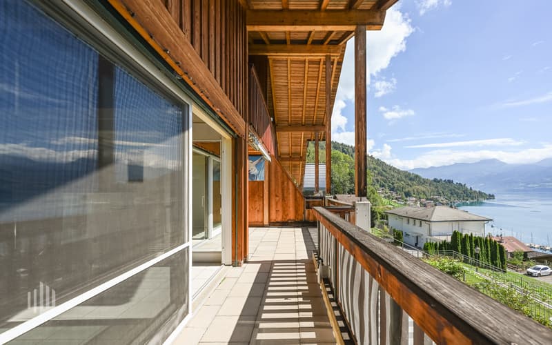 Aussenbereich, Balkon mit Sonnenstore