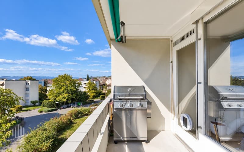 ImmoWyss - Moderne 3,5-Zimmerwohnung mit Balkon und Weitsicht. (10)