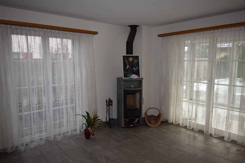 Familienfreundliches 5.5-Zimmer-Einfamilienhaus mit Pool (2)
