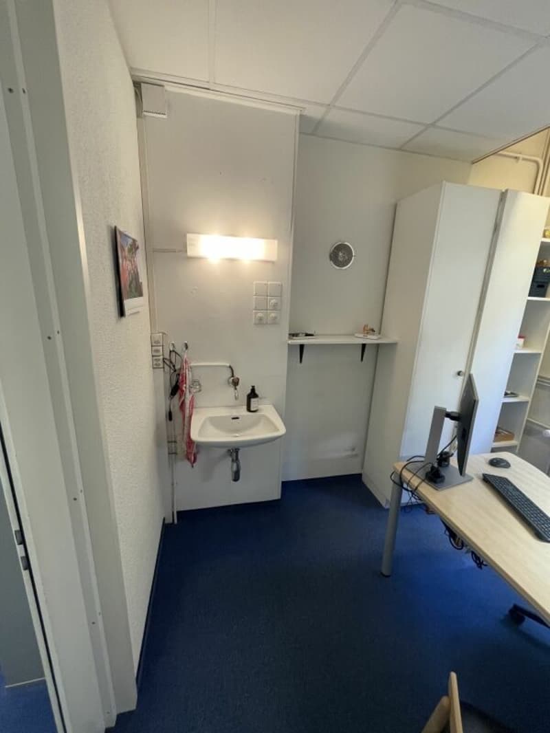 Espace commercial avec surface de bureau séparée recherche sous-locataire (6)