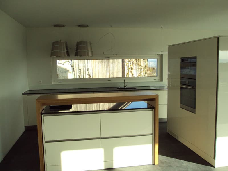 Helle Wohnung mit Balkon und Bergblick (3)