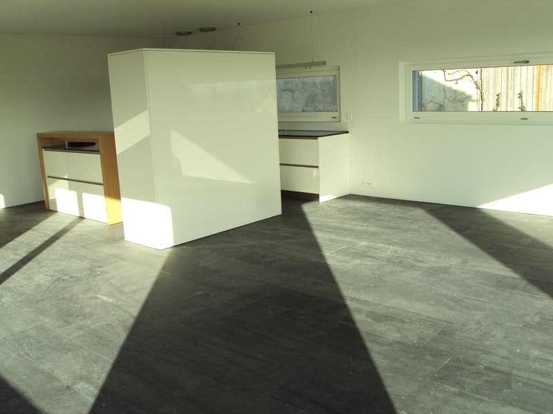 Helle Wohnung mit Balkon und Bergblick (4)