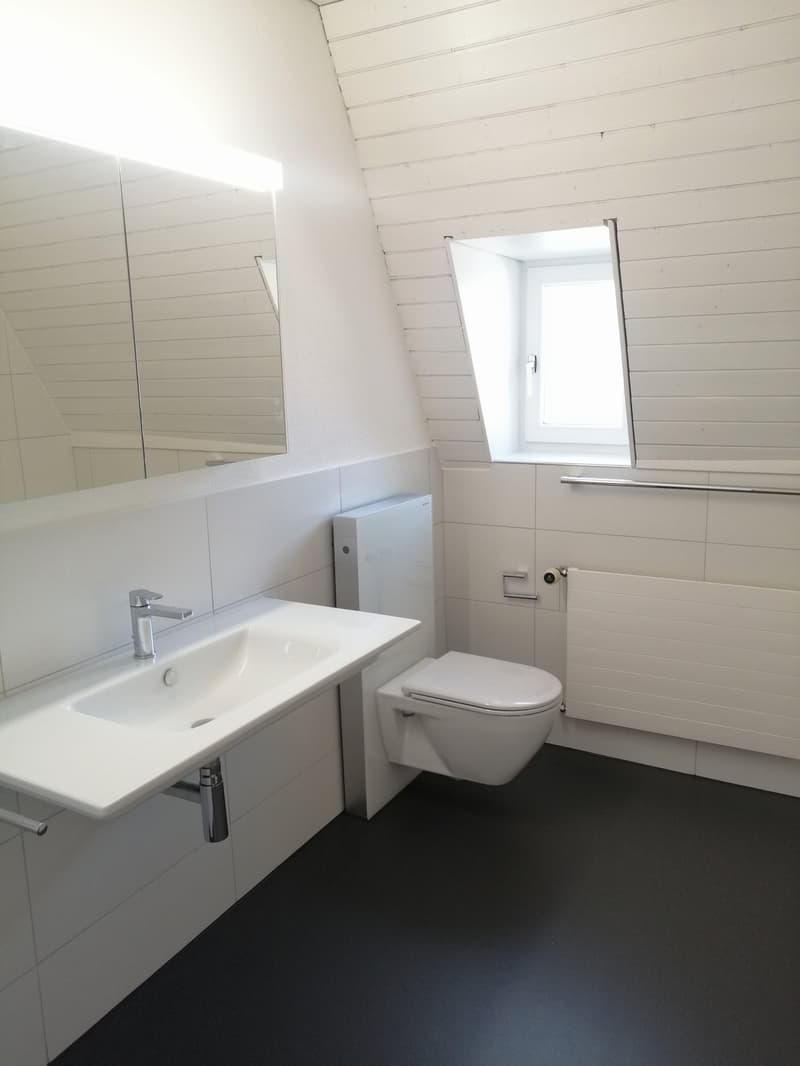 Helle 4.5-Zimmer-Wohnung in attraktiver Lage (4)