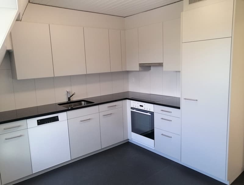 Helle 4.5-Zimmer-Wohnung in attraktiver Lage (3)