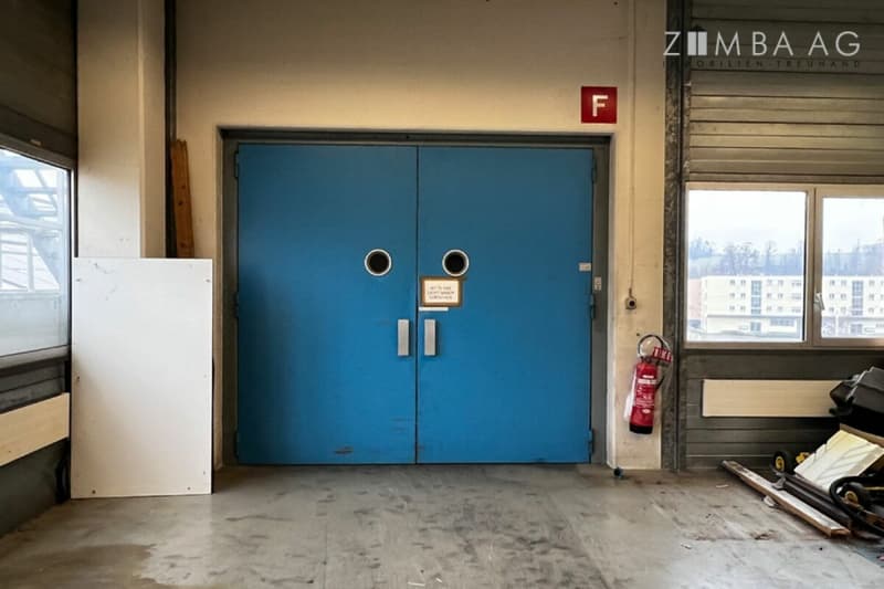 Production/Warehouse Hall with Additional Office (5)