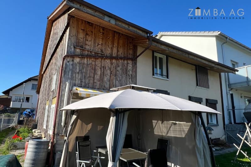 Maison avec jardin et possibilités de parking dans le beau Halden (2)
