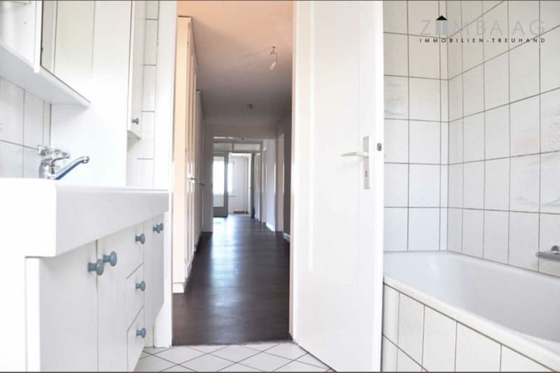 Large, beautiful location, lots of sunshine, with garden and west terrace (13)