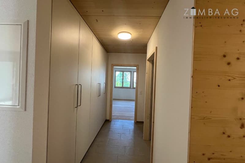 In campagna, in una nuova casa di tre famiglie con ascensore (12)