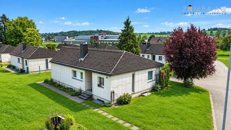 Im eigenen Haus, mit Garten, Garage und sonnigem Sitzplatz (1)