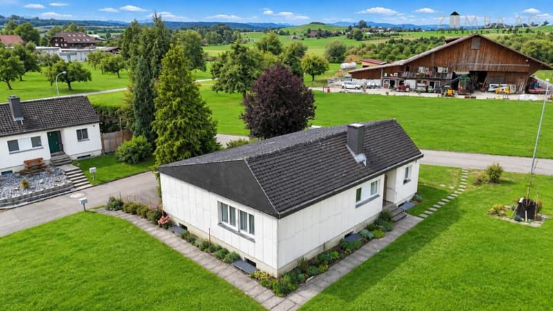 Im eigenen Haus, mit Garten, Garage und sonnigem Sitzplatz (4)