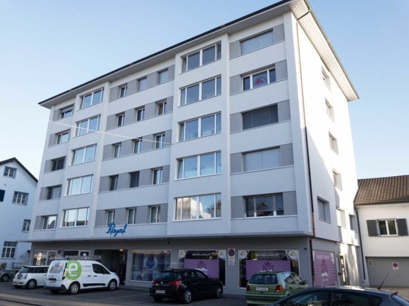 An TOP Geschäftslage: Praxis/Büro, hell, freundlich, mit Lift (1)