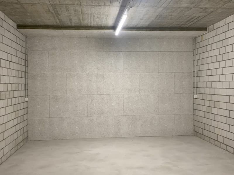 28m2 Locale per deposito a NEUHOF (2)
