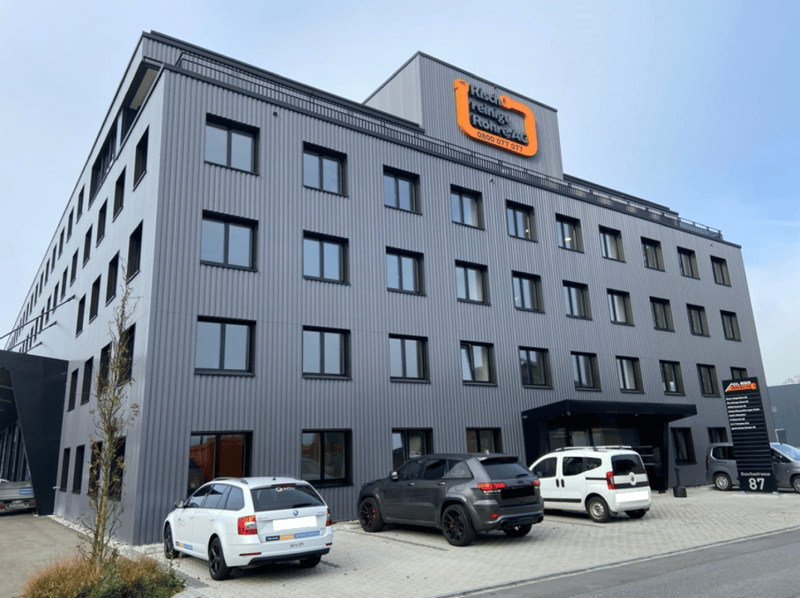 Spazio ufficio attraente con archivio - moderno e luminoso (8)
