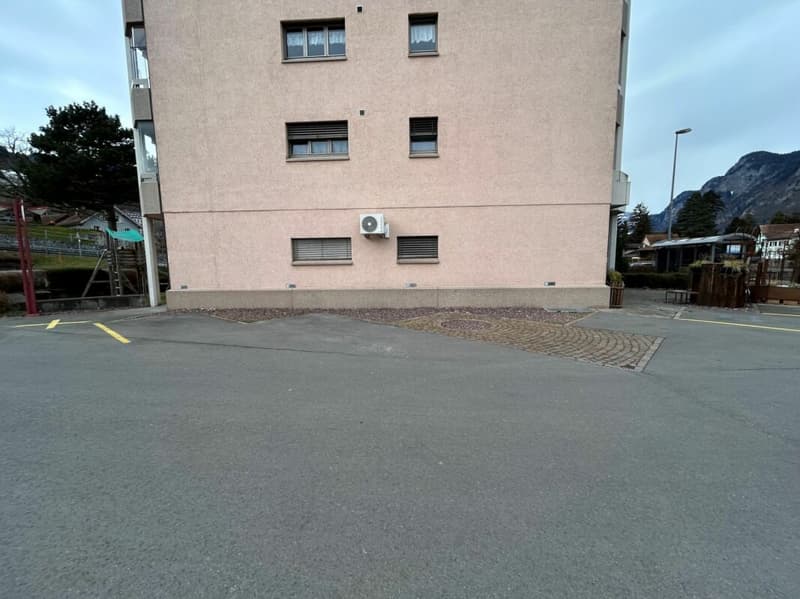 External parking spaces in a central location (1)