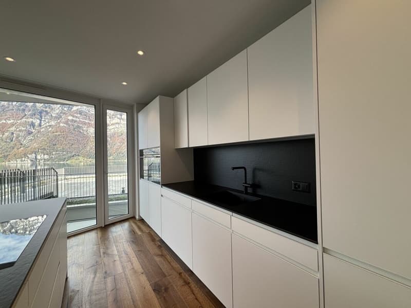 Exklusive 5.5 Zimmer-Terrassenwohnung mit Blick auf den Walensee (5)