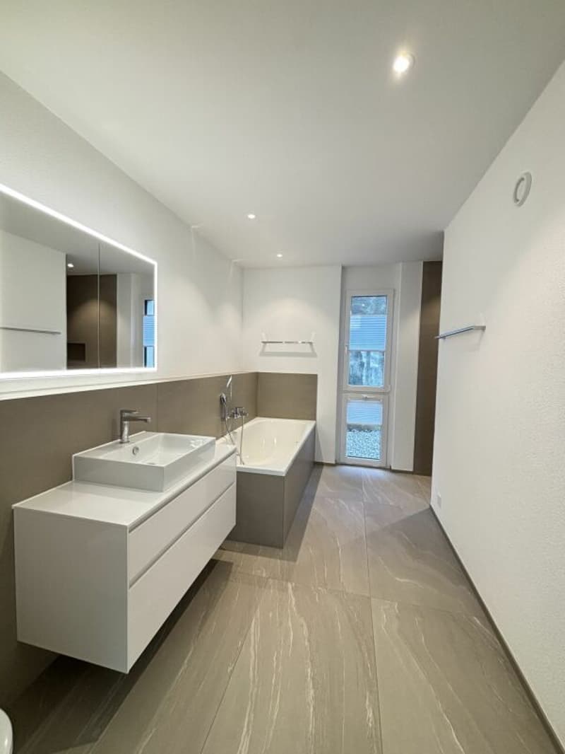 Exklusive 5.5 Zimmer-Terrassenwohnung mit Blick auf den Walensee (25)