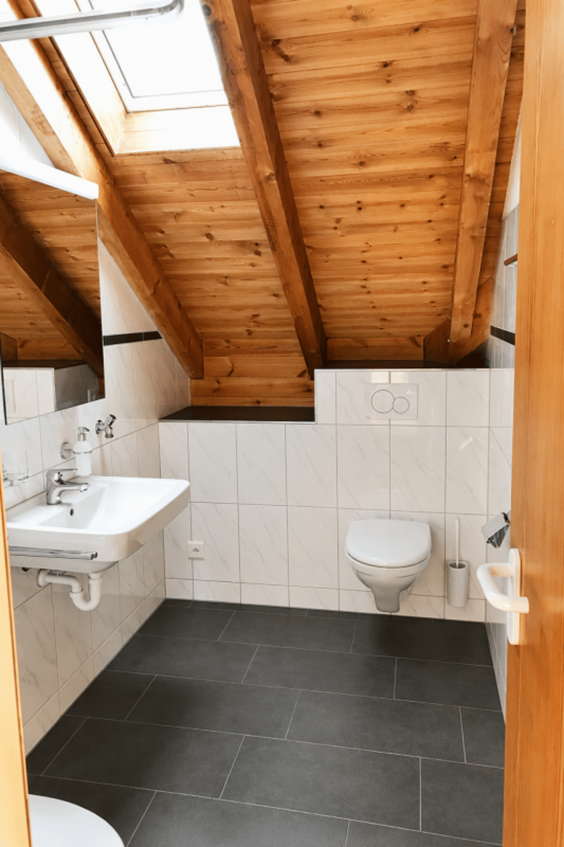 Charmante 4.5-Zimmer-Dachwohnung (7)
