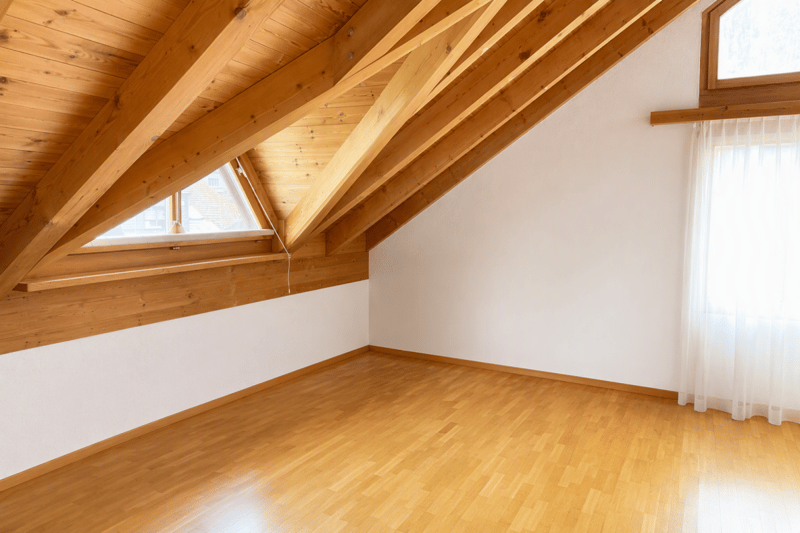 Charmante 4.5-Zimmer-Dachwohnung (4)