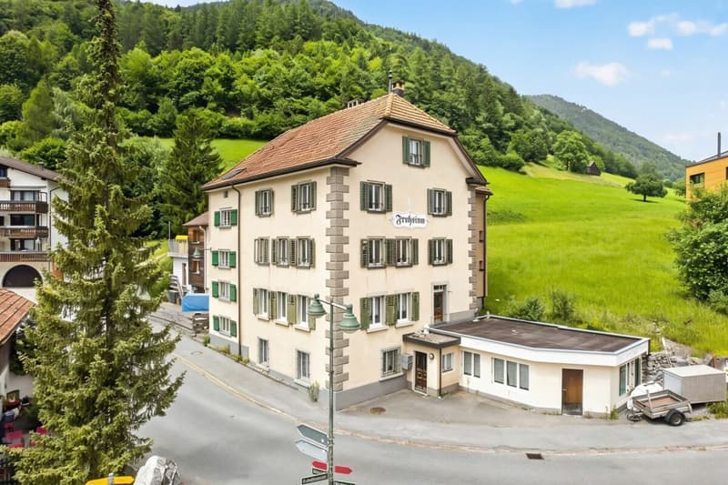 The Space Wonder in Taminatal: 9-Room House with Great Potential (19)