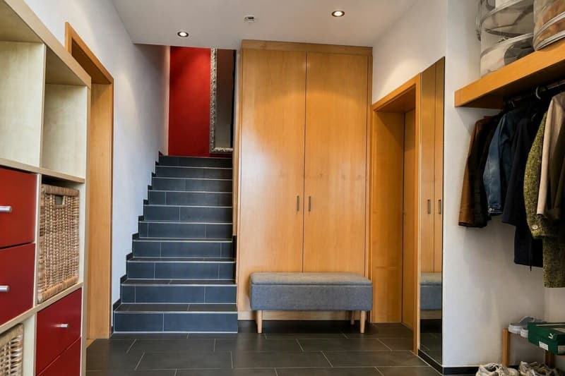 Attraktives 6.5 Zimmer-Doppeleinfamilienhaus mit Garten und Aussicht (10)