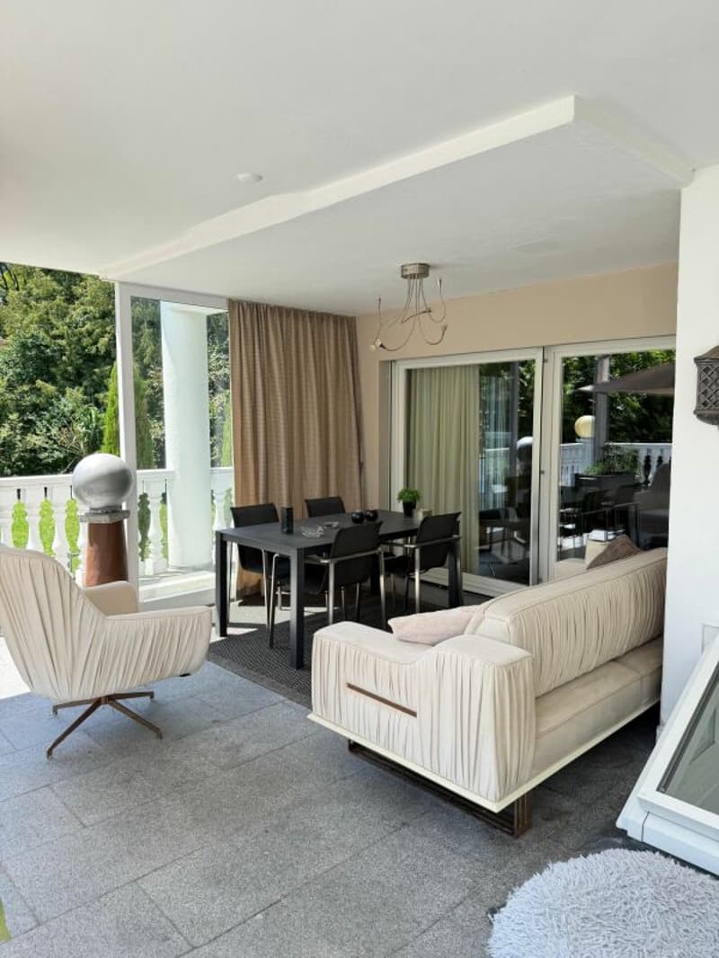 High-quality 2.5-room apartment with terrace and beautiful castle view (13)