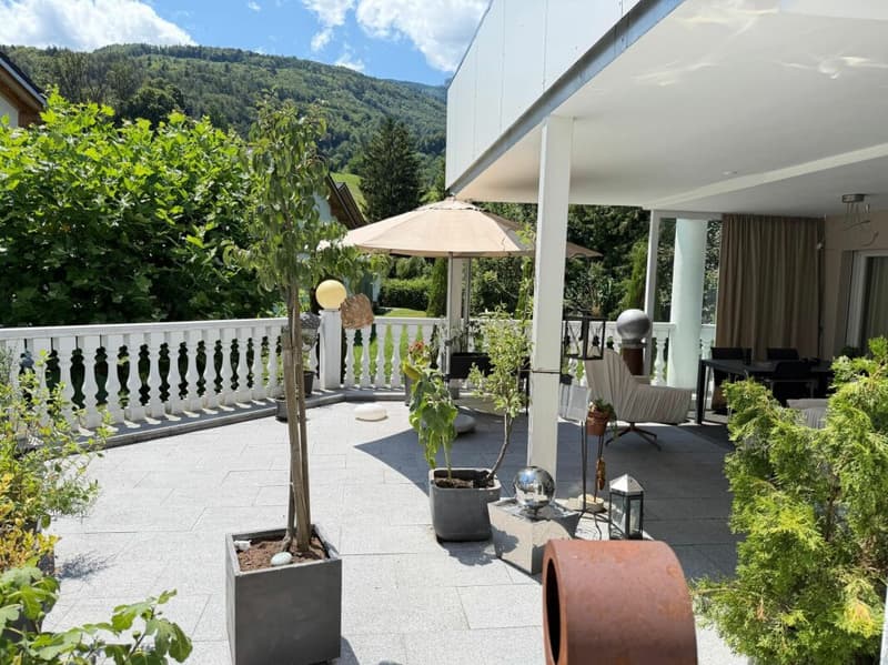 High-quality 2.5-room apartment with terrace and beautiful castle view (10)