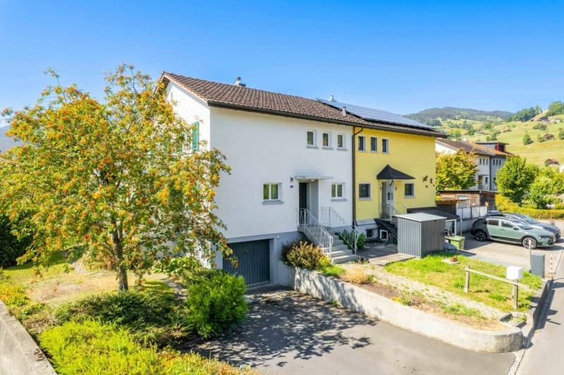 Charming semi-detached house in a quiet location with a far-reaching view (2)