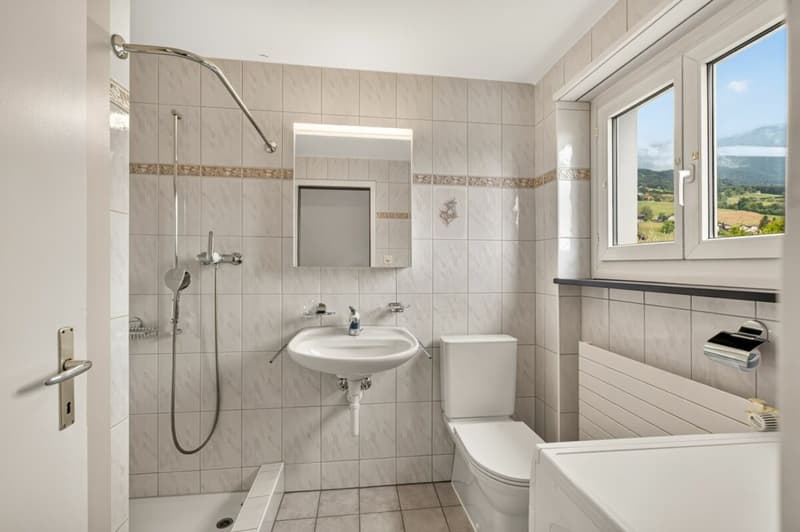 Charming semi-detached house in a quiet location with a far-reaching view (8)