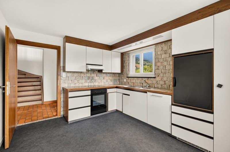 Charming semi-detached house in a quiet location with a far-reaching view (7)