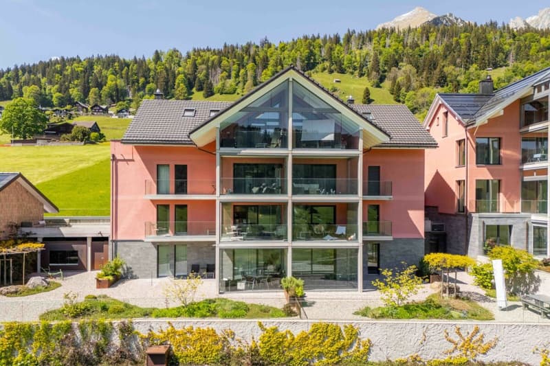 Vivre avec une vue - appartement 3.5 pièces de haute qualité (adapté comme résidence secondaire) avec balcon et terrasse (2)