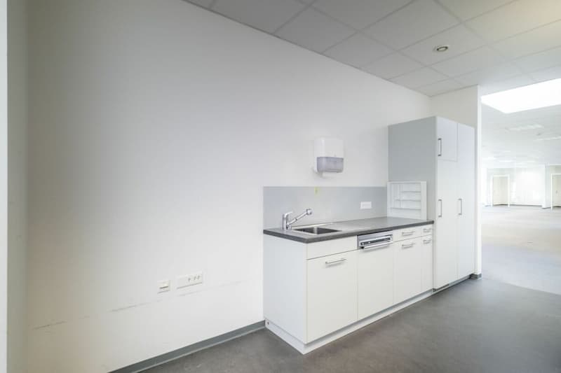 Attraktive Büroräumlichkeiten ab 250 m2  - hell, modern und zentral (9)
