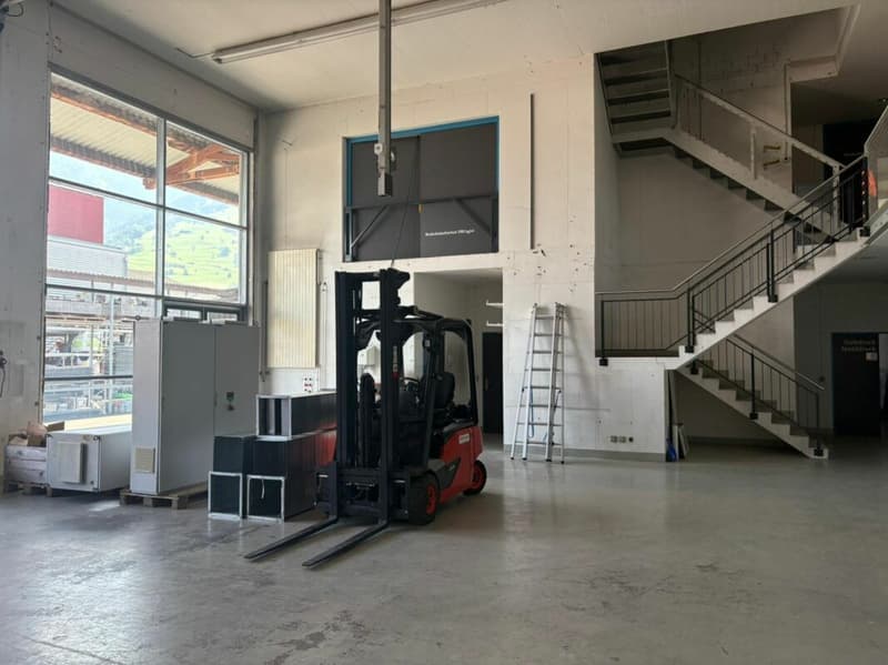 Gewerbepark an Top Lage - Halle, flexible Gewerbeflächen und Erstbezug der Büroräumlichkeiten (3)