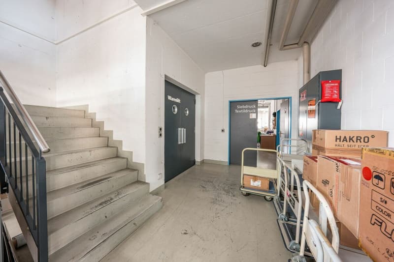 Gewerbepark an Top Lage - Halle, flexible Gewerbeflächen und Erstbezug der Büroräumlichkeiten (17)