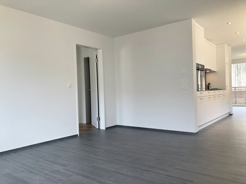 Blick von Wohnbereich zu Küche