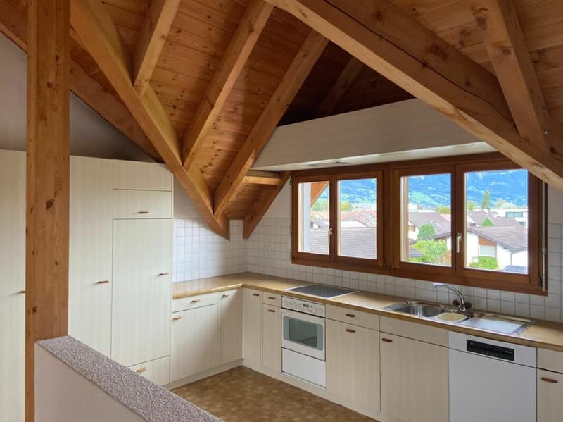 Charmante und helle 4.5-Zimmer-Dachwohnung an ruhiger Lage im Werdenberg (4)