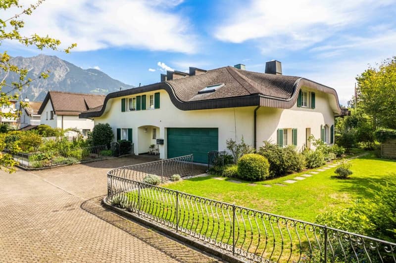 Ein Zuhause der besonderen Art - charmantes 7.5-Zimmer Einfamilienhaus mit Gartenidylle (1)