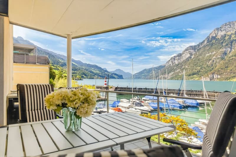 Wohnen in erster Seereihe: 4.5-Zimmerwohnung mit Seepanorama und Blick auf die Churfirsten (1)