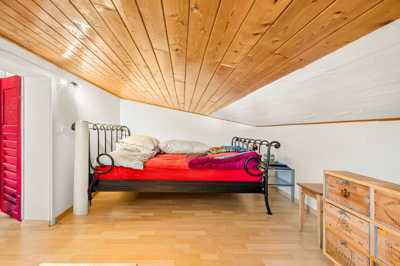 Charmante 2.5-Zimmer-Dachwohnung an ruhiger Lage - Ihr neues Zuhause wartet auf Sie! (15)