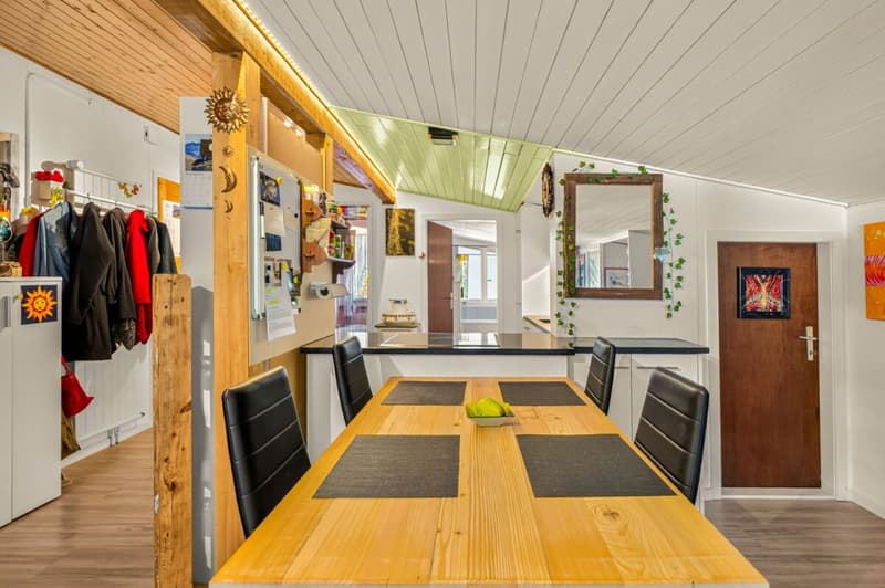 Charmante 2.5-Zimmer-Dachwohnung an ruhiger Lage - Ihr neues Zuhause wartet auf Sie! (6)