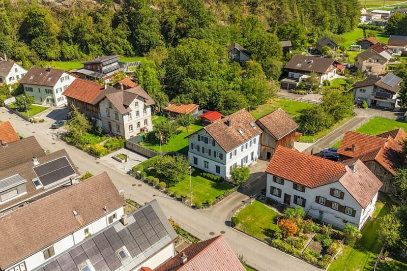 Ruhig gelegenes Einfamilienhaus mit vorbereiteter Einliegerwohnung, Scheune und traumhaften Garten (36)